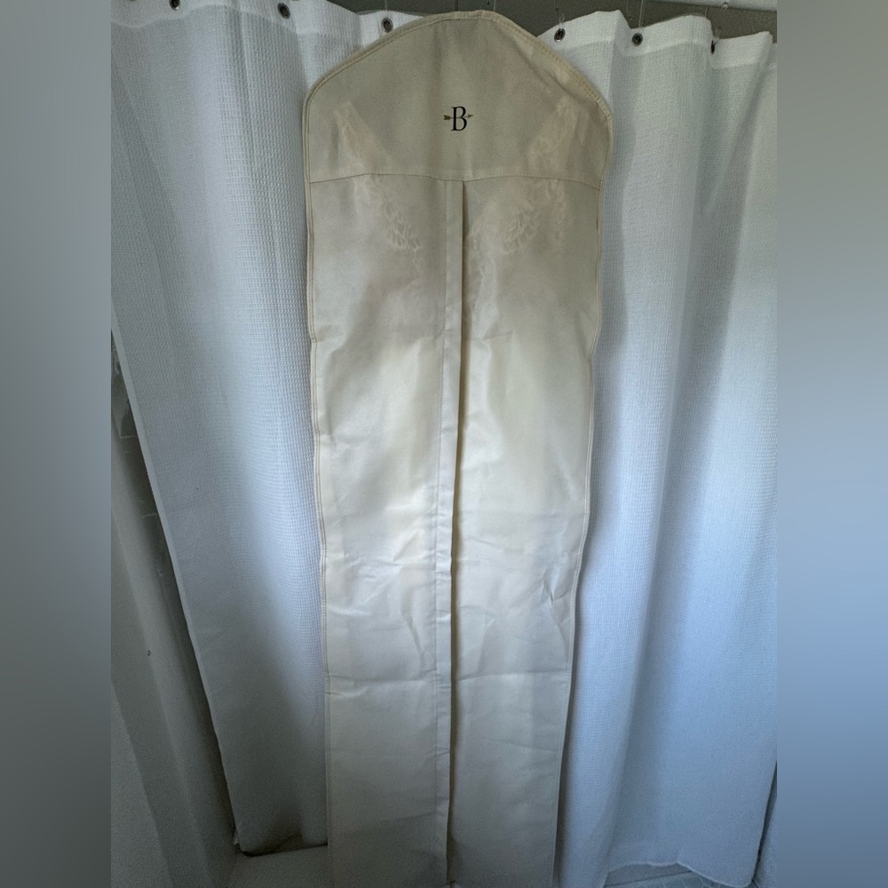 BHLDN Cream Sleeveless V-Neck Wedding Gown - Picture 13 of 16